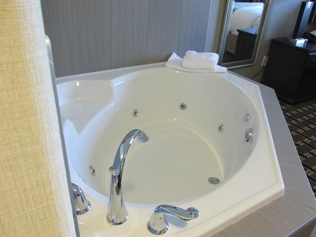 Sigma Inn & Suites Melville Zimmer foto