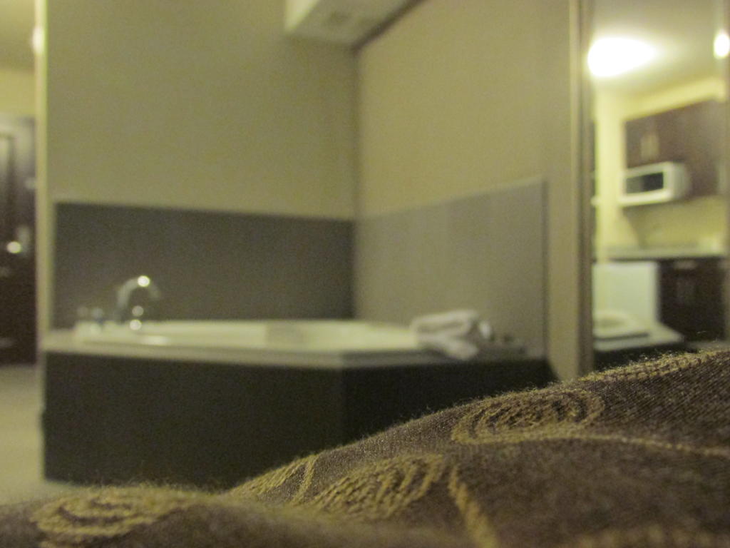 Sigma Inn & Suites Melville Zimmer foto